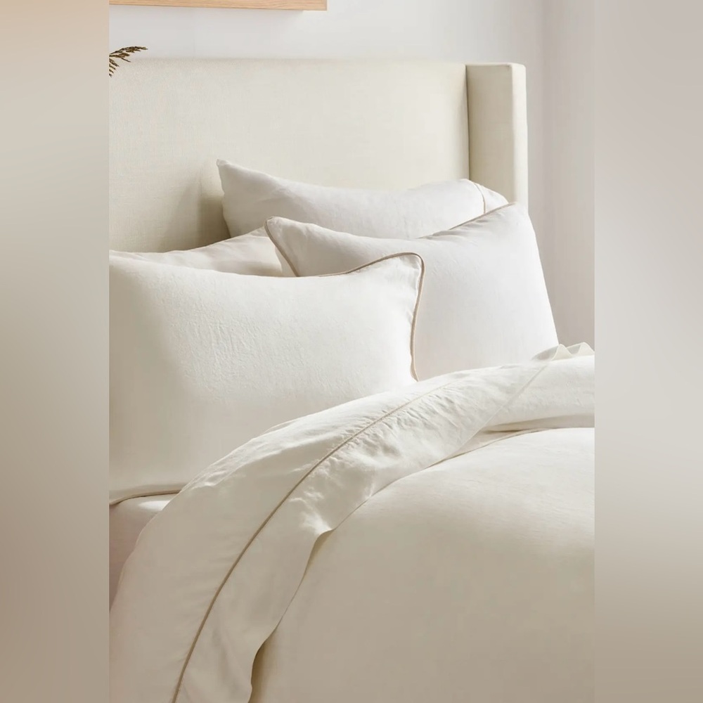 Quince New in bag- King/ Cali King White/Toffee Piped Duvet & Sham set